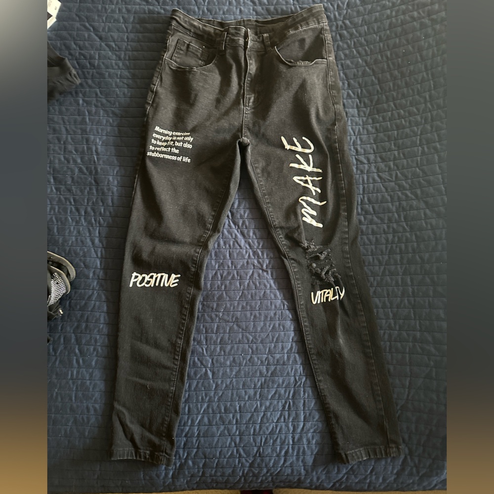 Like New Black Graphic Print Jeans